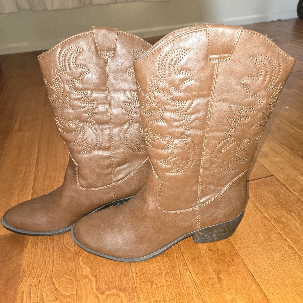 Brown Cowboy Boots - Womens